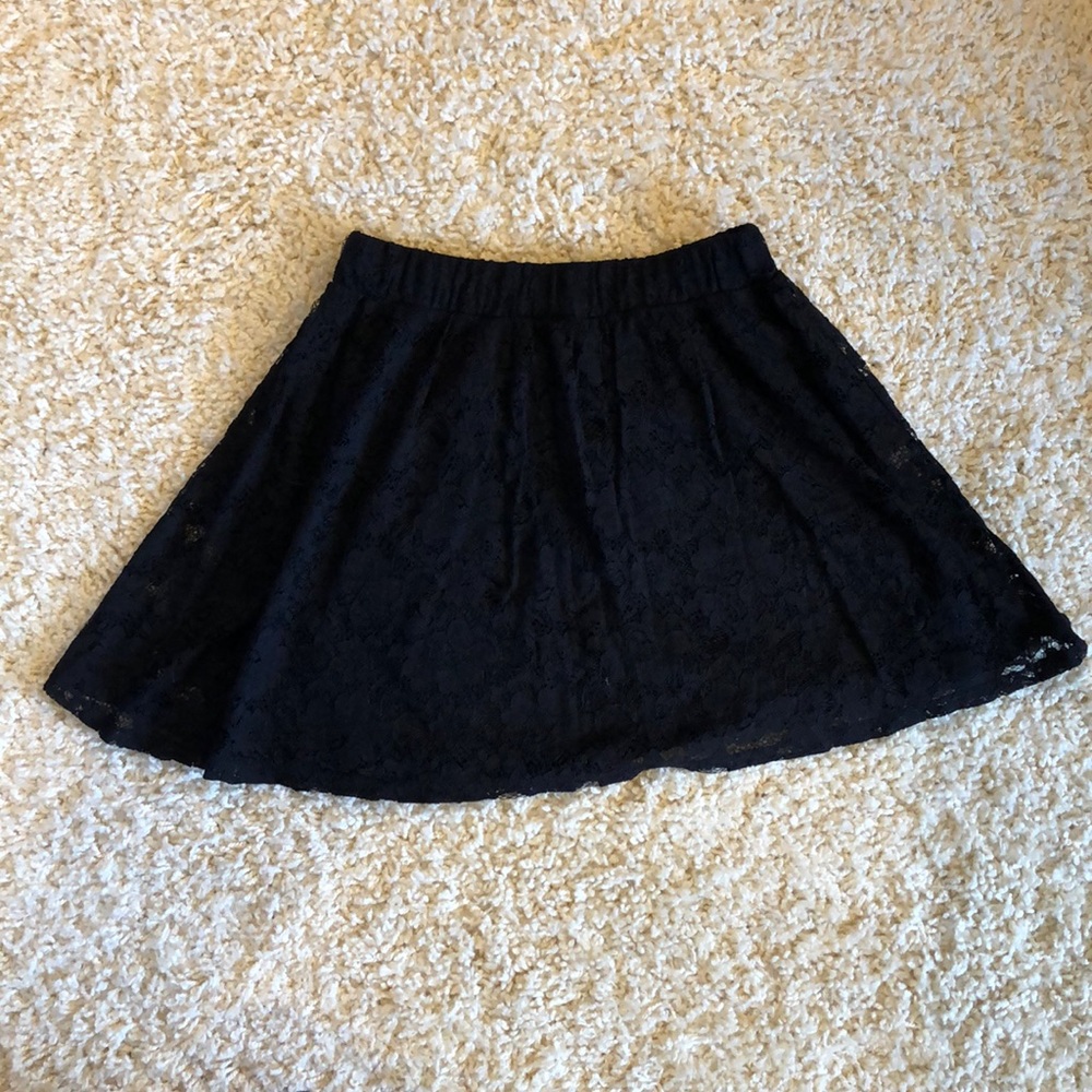 NWOT Forever 21 Black Lace Circle/Skater Skirt